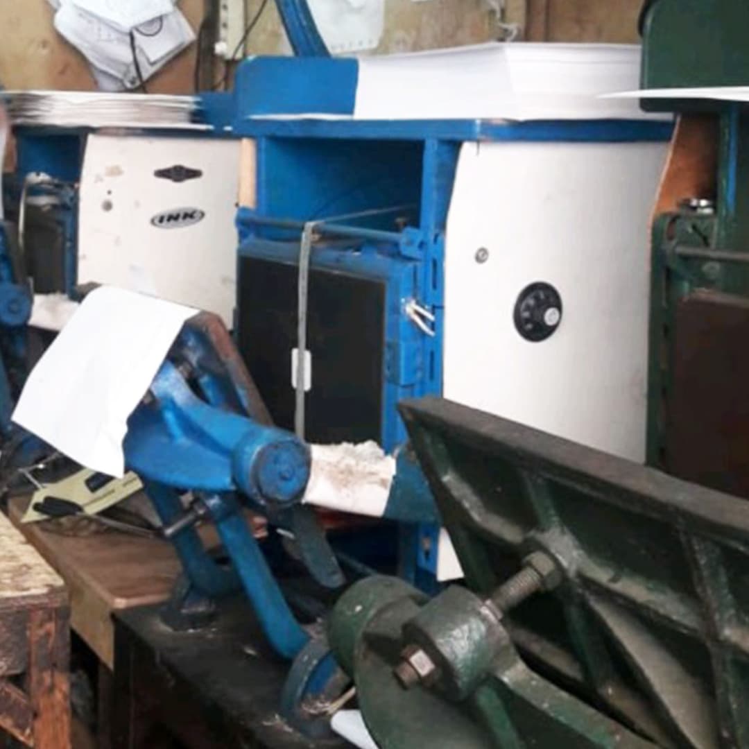 Mesin Handpress